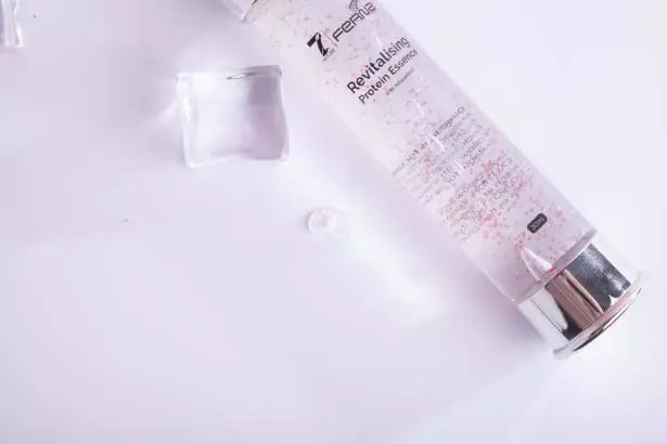 何洁越来越年轻,何洁穿衣又换新造型