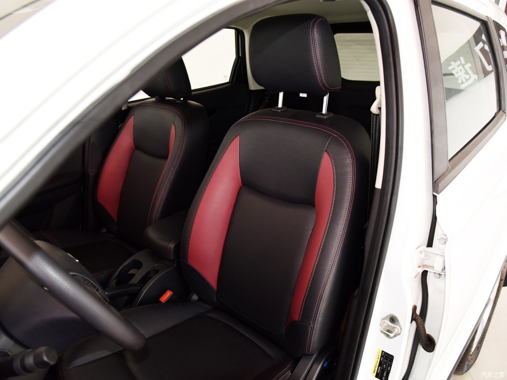 幻速s3车架号钢印在哪里,北汽幻速s3空间整体图片