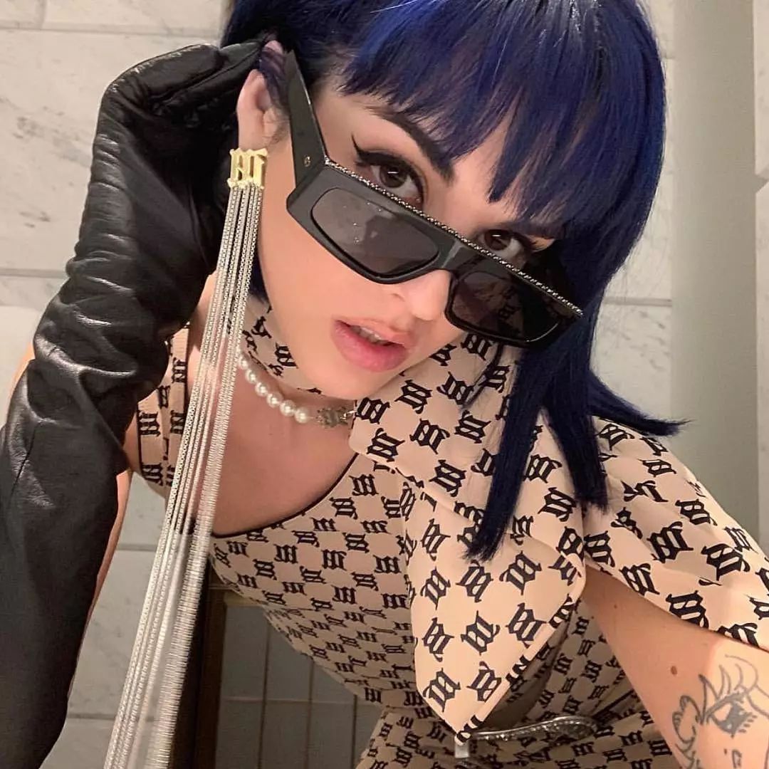 最性感的潮牌为什么是它？MISBHV来啦，全球女生都喜欢它的不乖风