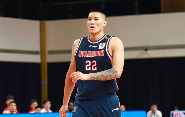 杜锋盯人防守艾伦,杜锋教大鸟防赵睿