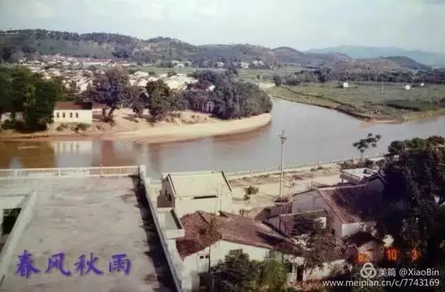 老照片中感受沧桑巨变,80年代的城市风貌老照片