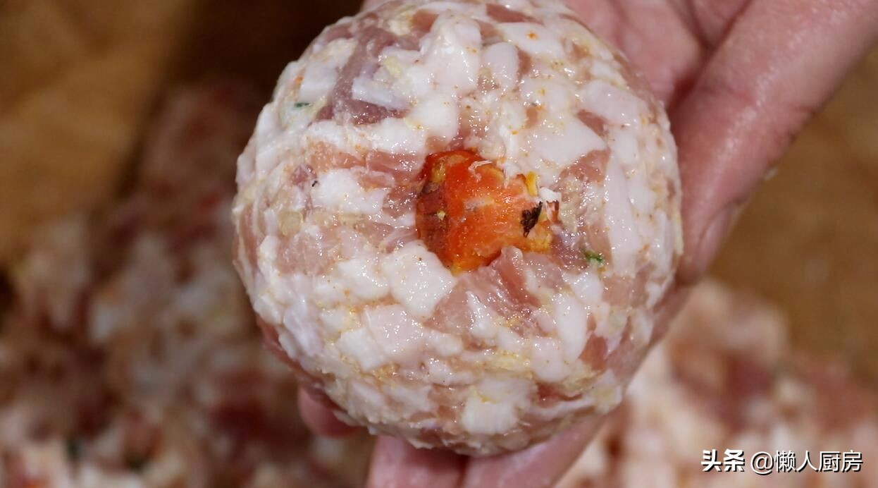 蟹味狮子头的做法,纯手工制作蟹粉狮子头