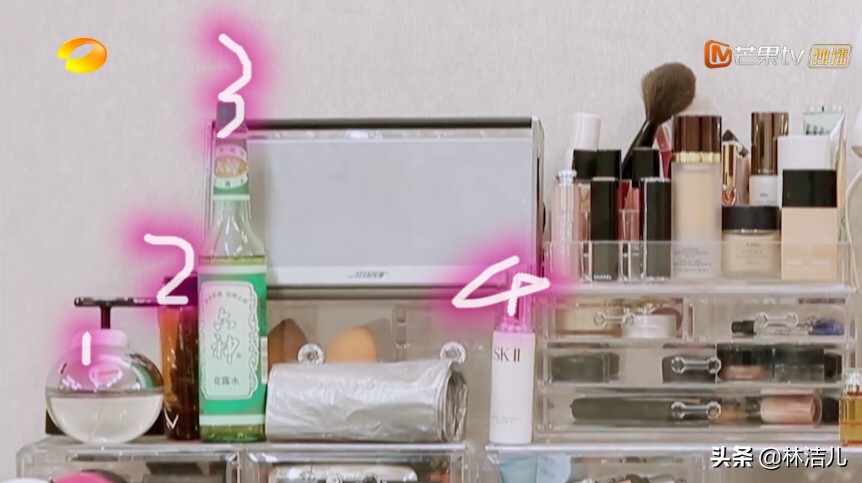 吴昕穿何炅送的毛衣,吴昕用的面霜