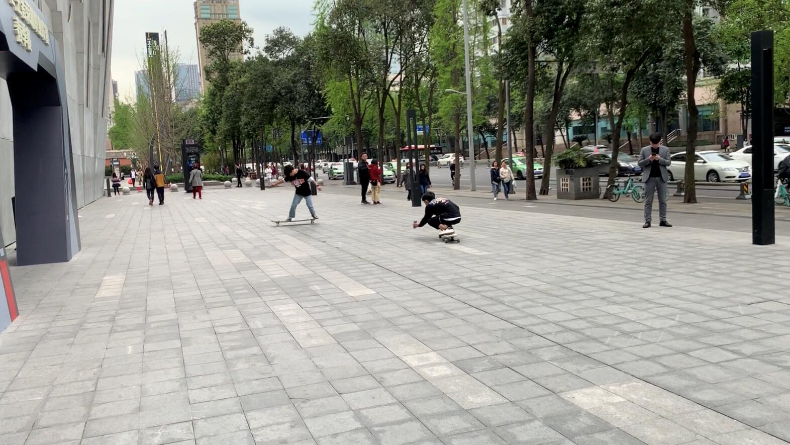 太古里滑板小哥,滑板男孩太古里