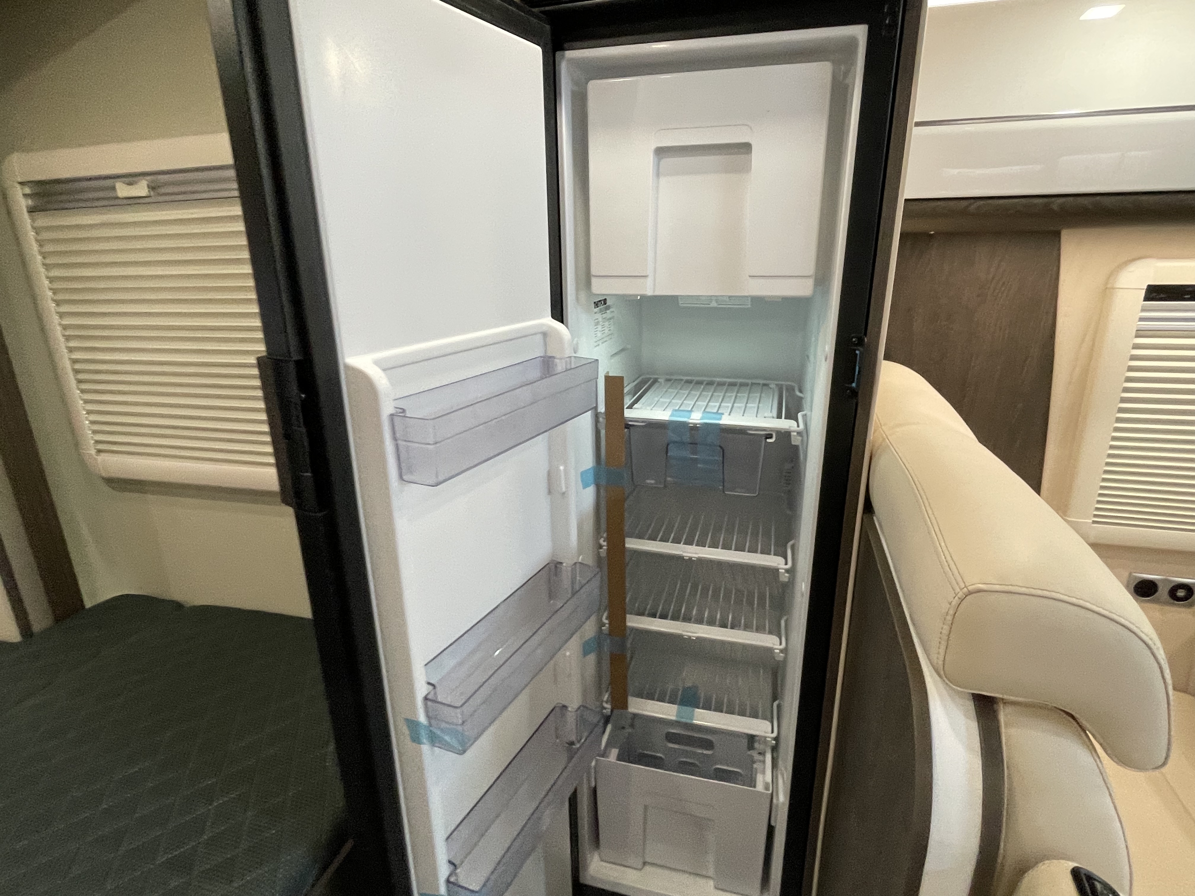 宇通c670房车最新款,宇通房车c553