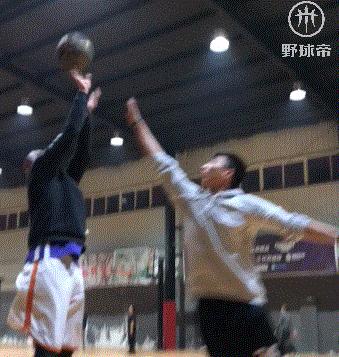 打球遇到身体对抗打不过怎么办,打球身体对抗太软怎么办