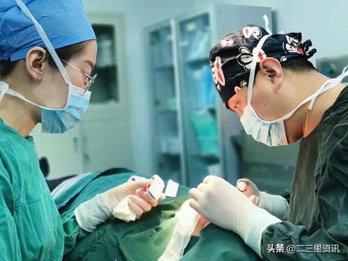 悔！沈阳女子街边小店除眼袋险致盲住院就医才复明