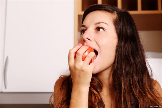 减肥时一天三顿正确饮食,减肥几点吃晚餐掉秤最快