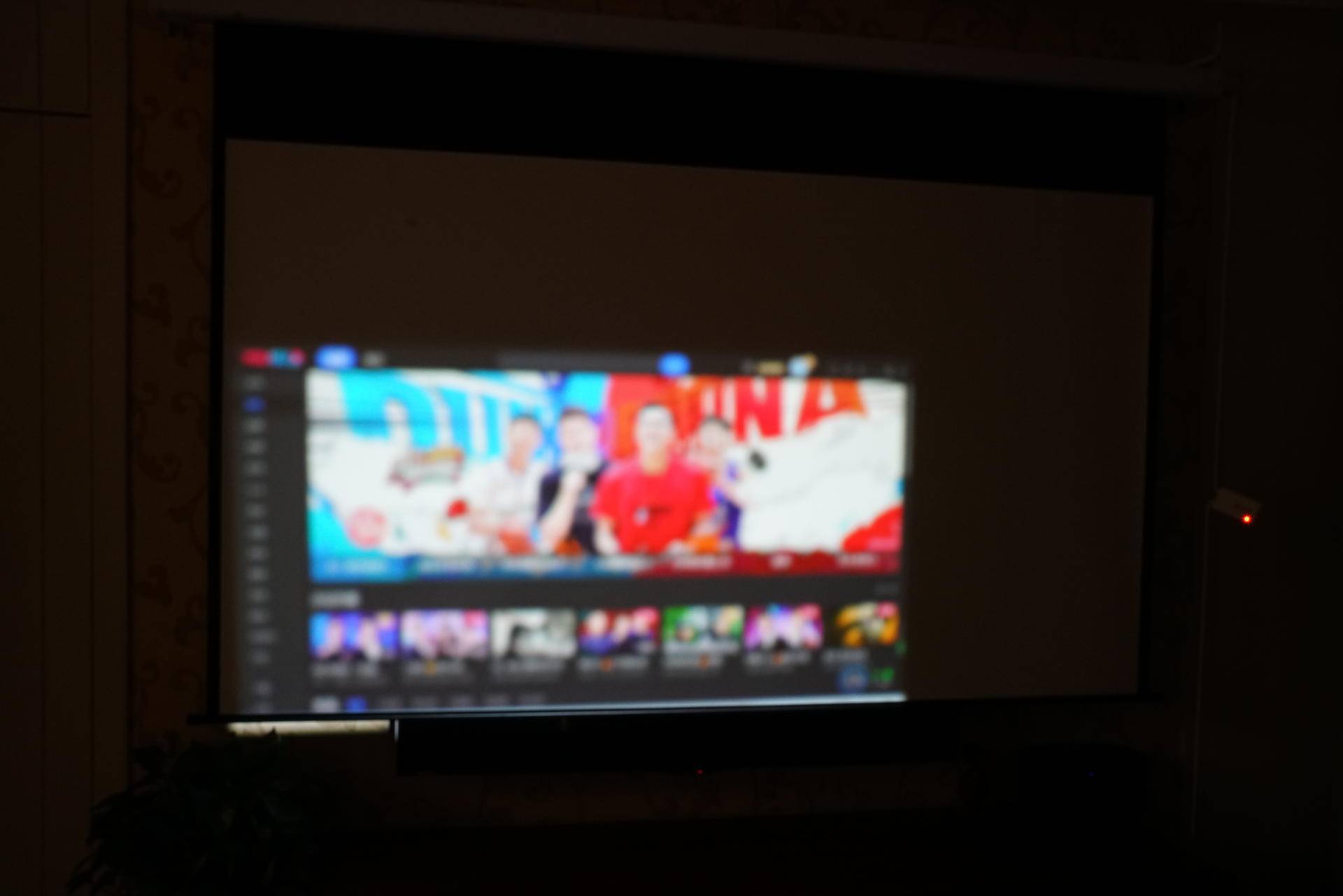 投影机家用两万,两万元的投影