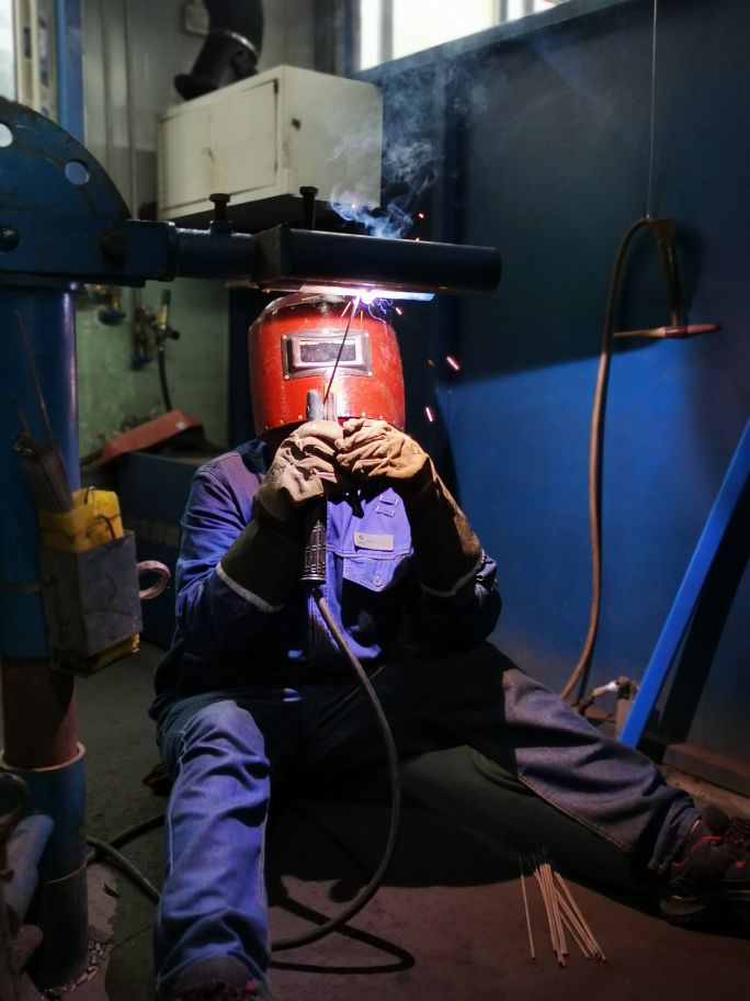 新手小白学电焊干什么好,现在学电焊前途怎么样