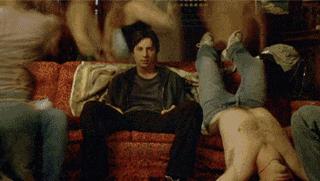 每次社交场合都很不自在,社交恐惧症脸红不自在怎么治疗