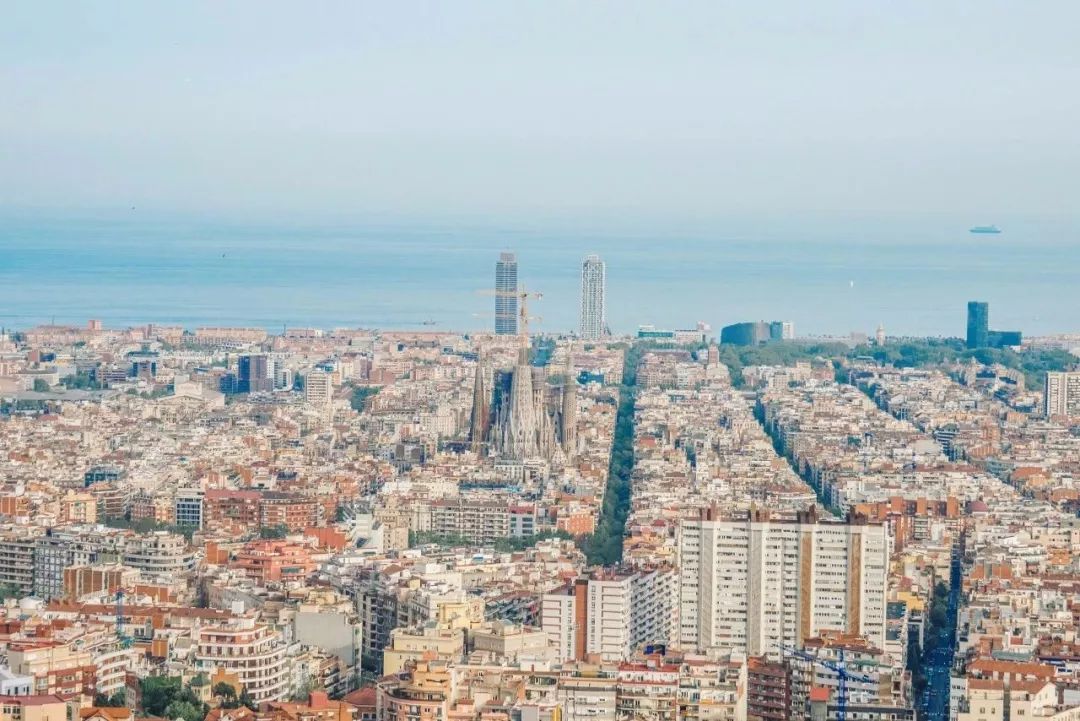 95后开着五菱环游世界,95后开面包车环游世界