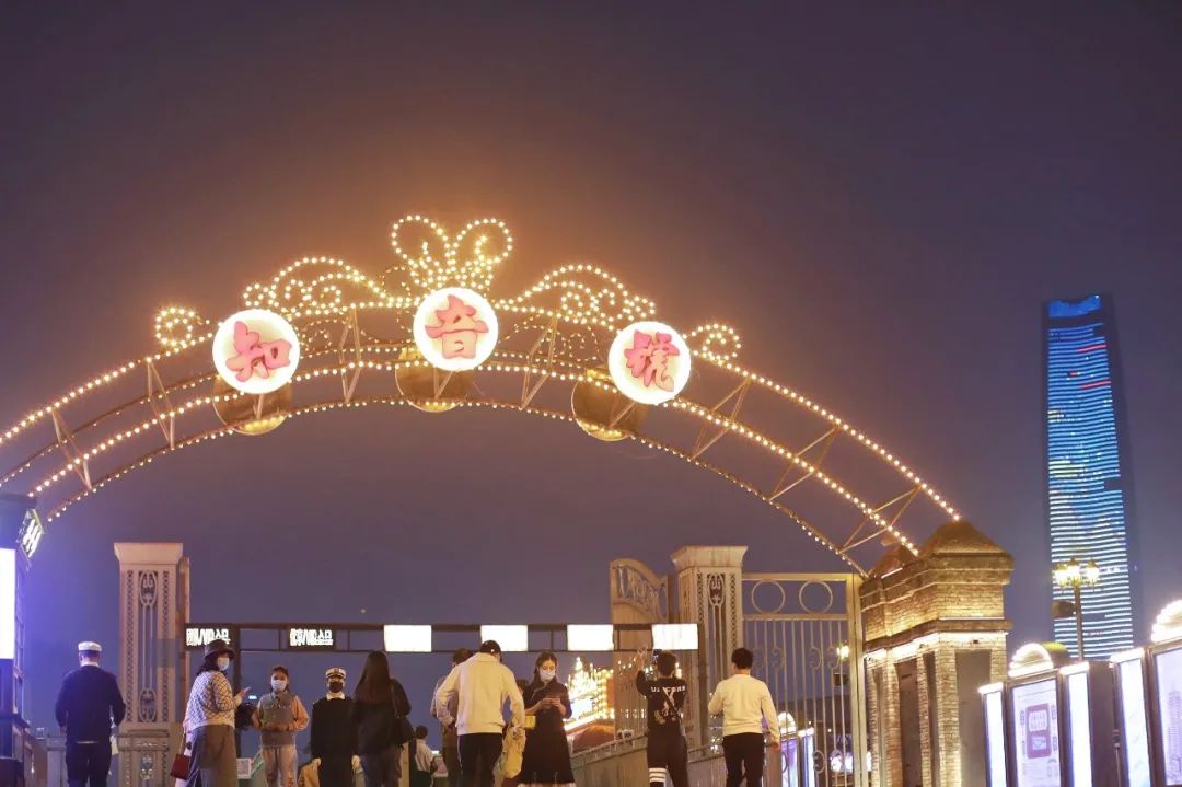 一场实景剧本杀！湖北武汉网红船，298元一张船票，究竟值吗？