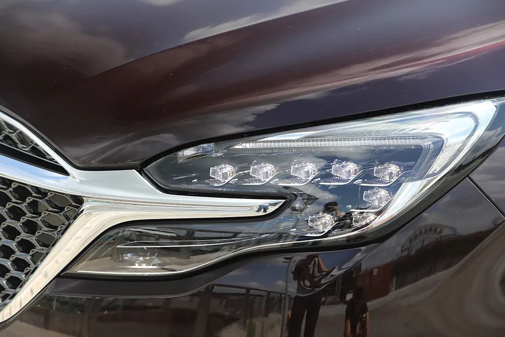 2022款别克gl8艾维亚礼贤版,别克2022款gl8艾维亚四座试驾