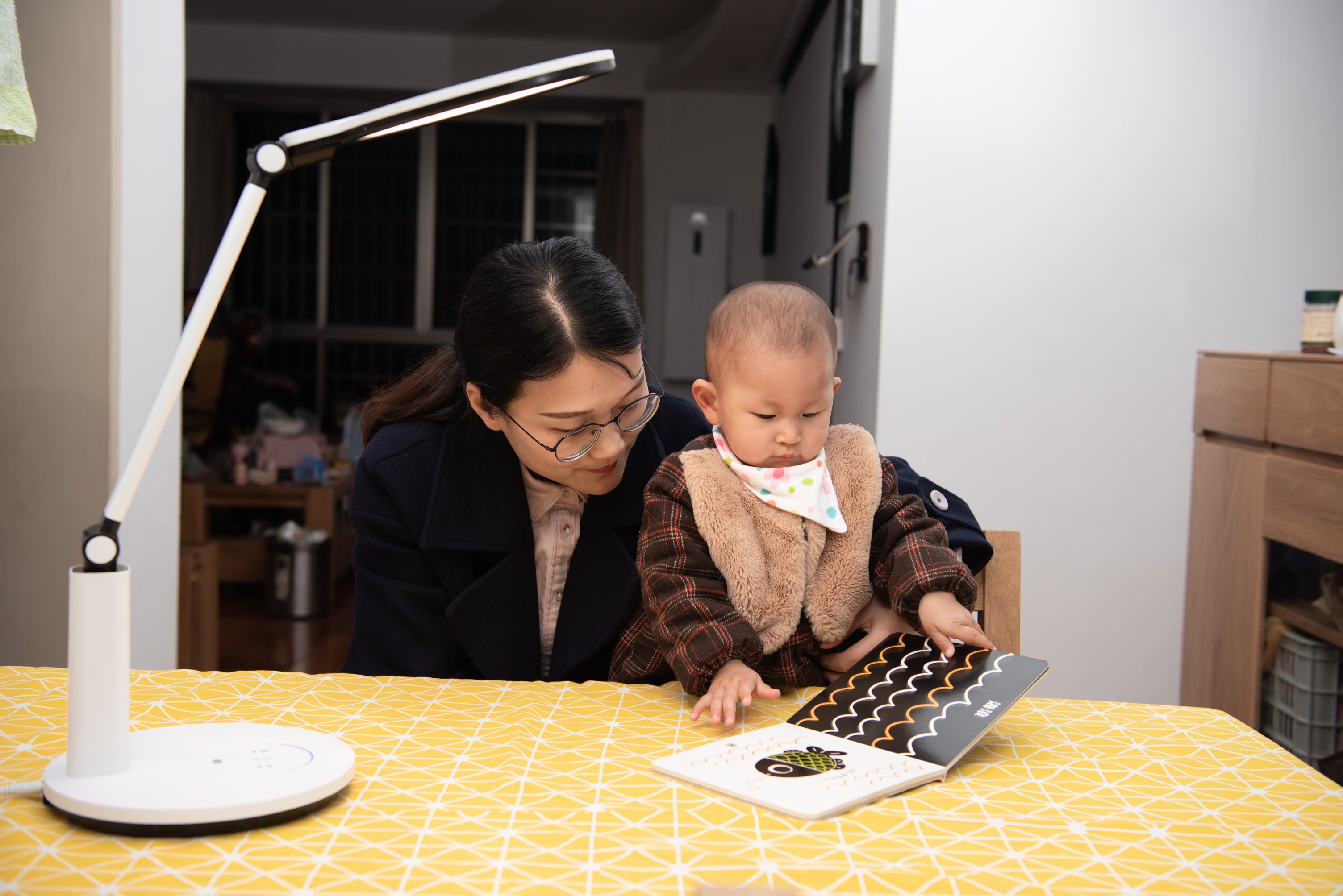 台灯护眼学习灯孩视宝v1,孩视宝护眼台灯vl161a