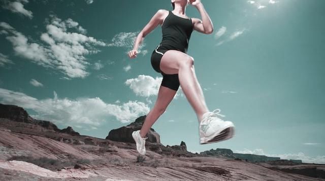 跑完步小腿迎面骨痛是怎么回事,小腿前侧迎面骨疼