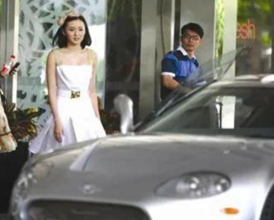 放着好好的富家千金、名媛不做，非往小三圈子里挤，太可惜