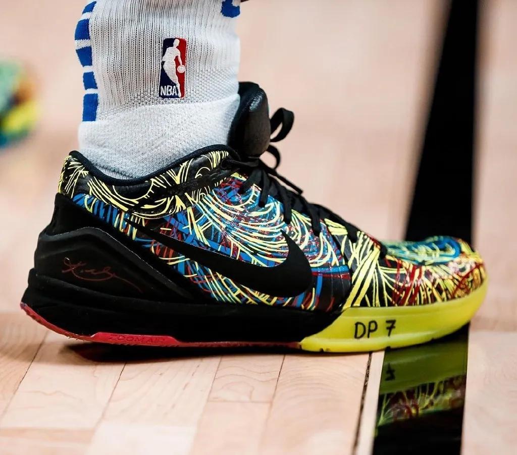 NBA球员上脚:独行侠球员的球鞋,波尔津斯基和小哈达威很帅!