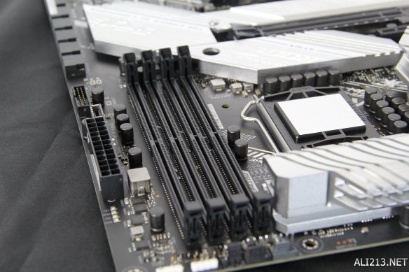 华硕rog主板strixz490,华硕rog吹雪主板z490