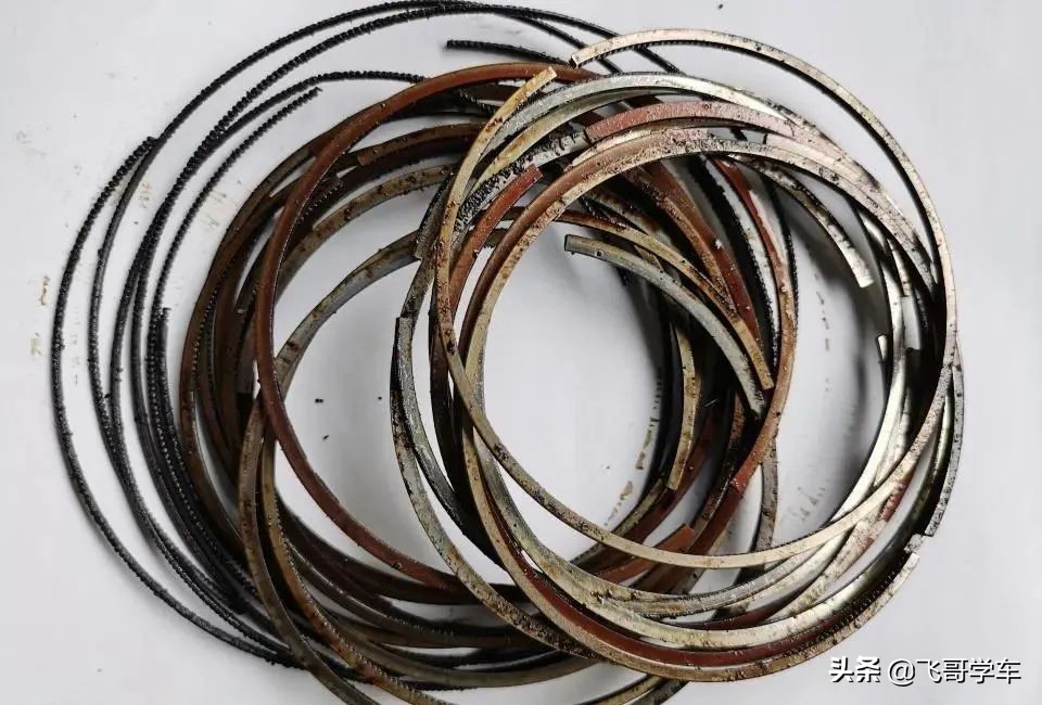 丰田皇冠3.0发动机大修有点共振,皇冠发动机烧机油大修