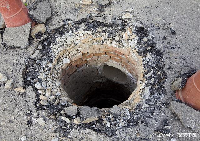 西安三岁小孩掉井瞬间视频,小孩掉井盖里面有什么危险