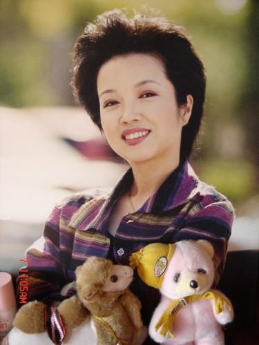 夕阳红主持人黄薇早期照片,夕阳红黄薇主持视频