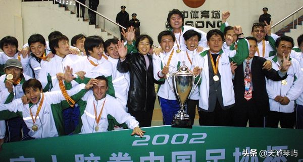 青岛获得几次中超冠军,青岛蝉联冠军