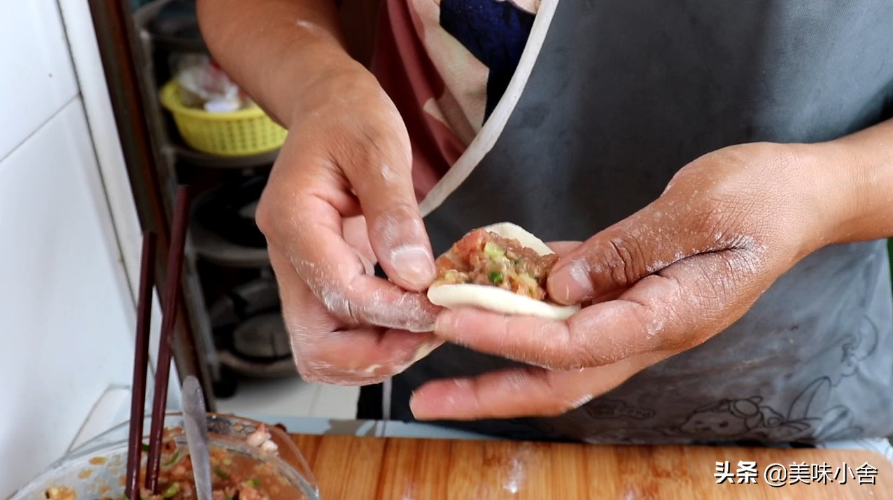 教你在家做水煎包，详细讲解从包到煎全过程，做法超简单