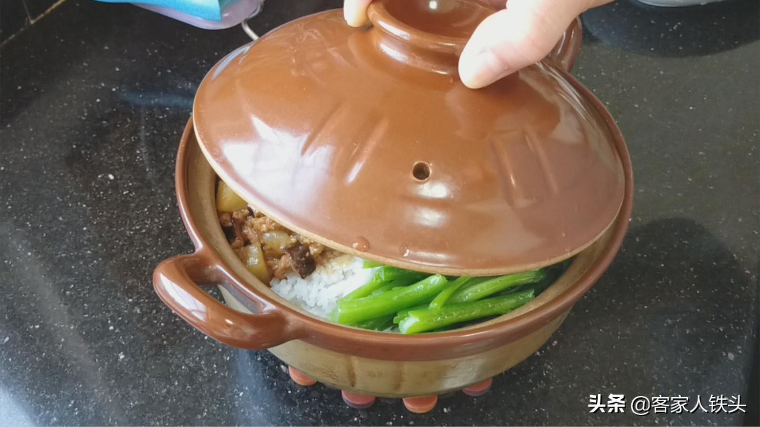 孩子爱吃的盖浇饭,荤素搭配的快餐和盖浇饭