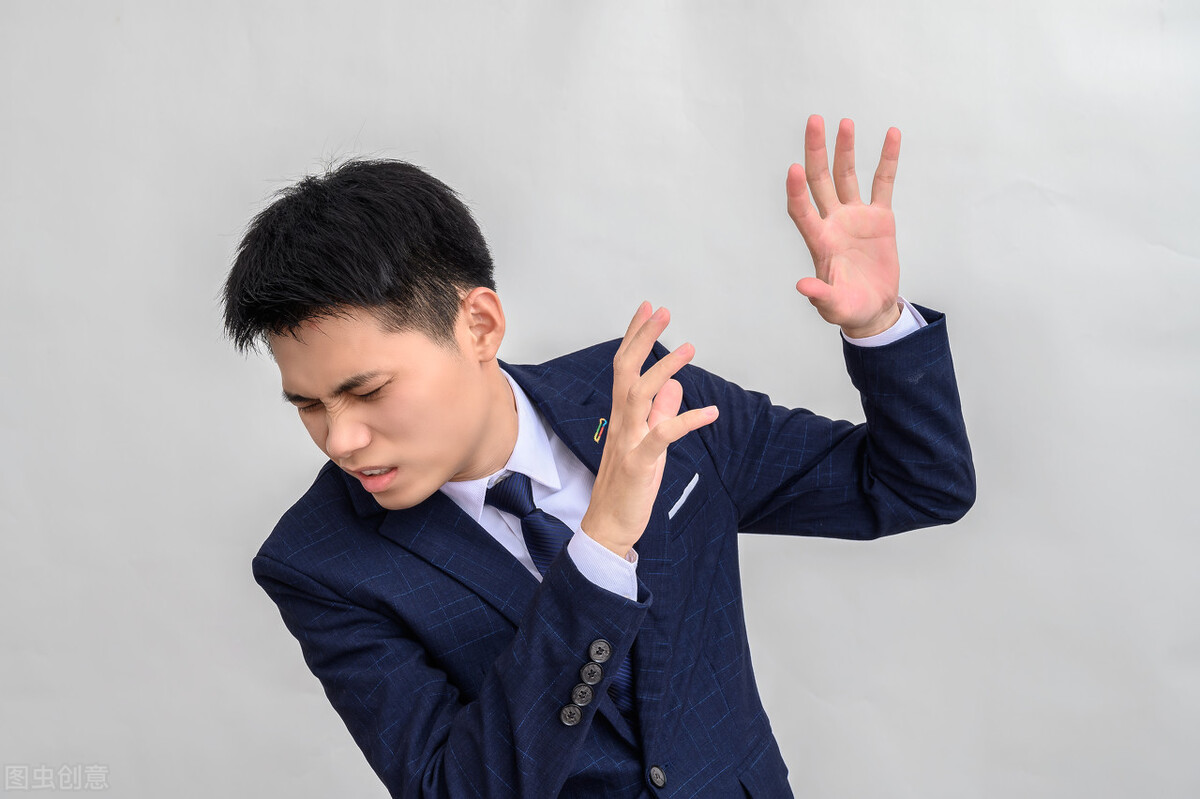 女生初中读书不好学什么技术好,初中学习不好毕业后学什么技术