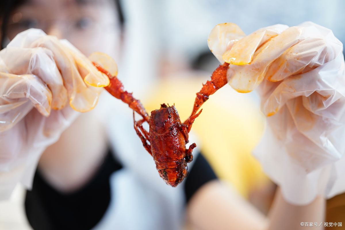 武汉小龙虾推荐蒸虾,在武汉吃到人气最旺的靓靓蒸虾