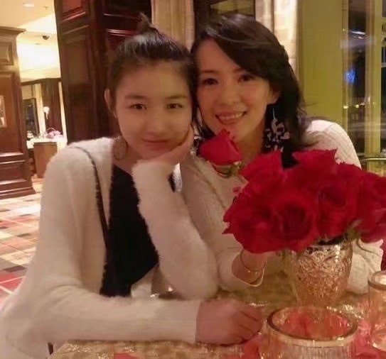 汪峰和章子怡一家五口团聚,章子怡出镜汪峰电影谈夫妻之道