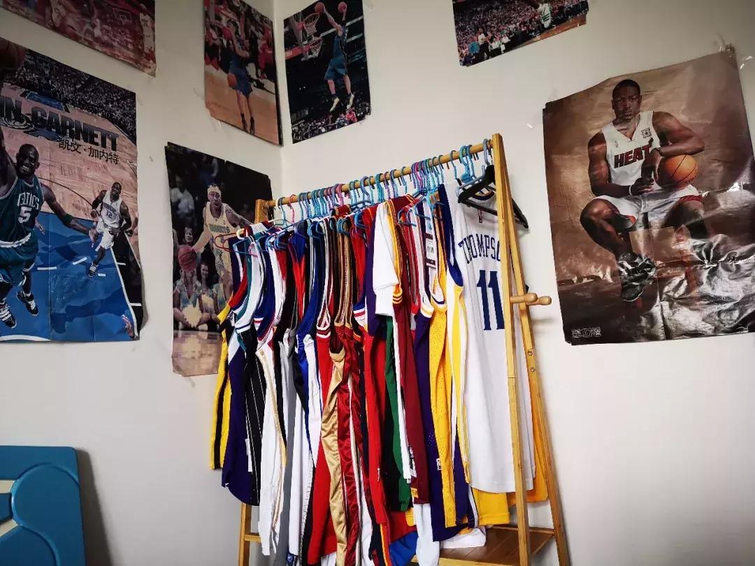 闲鱼上卖NBA“原味球衣”，2年落袋105万