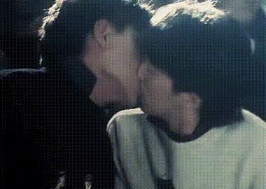 刘德华周星驰吻戏是意外还是剧本,刘德华周星驰吻戏素材