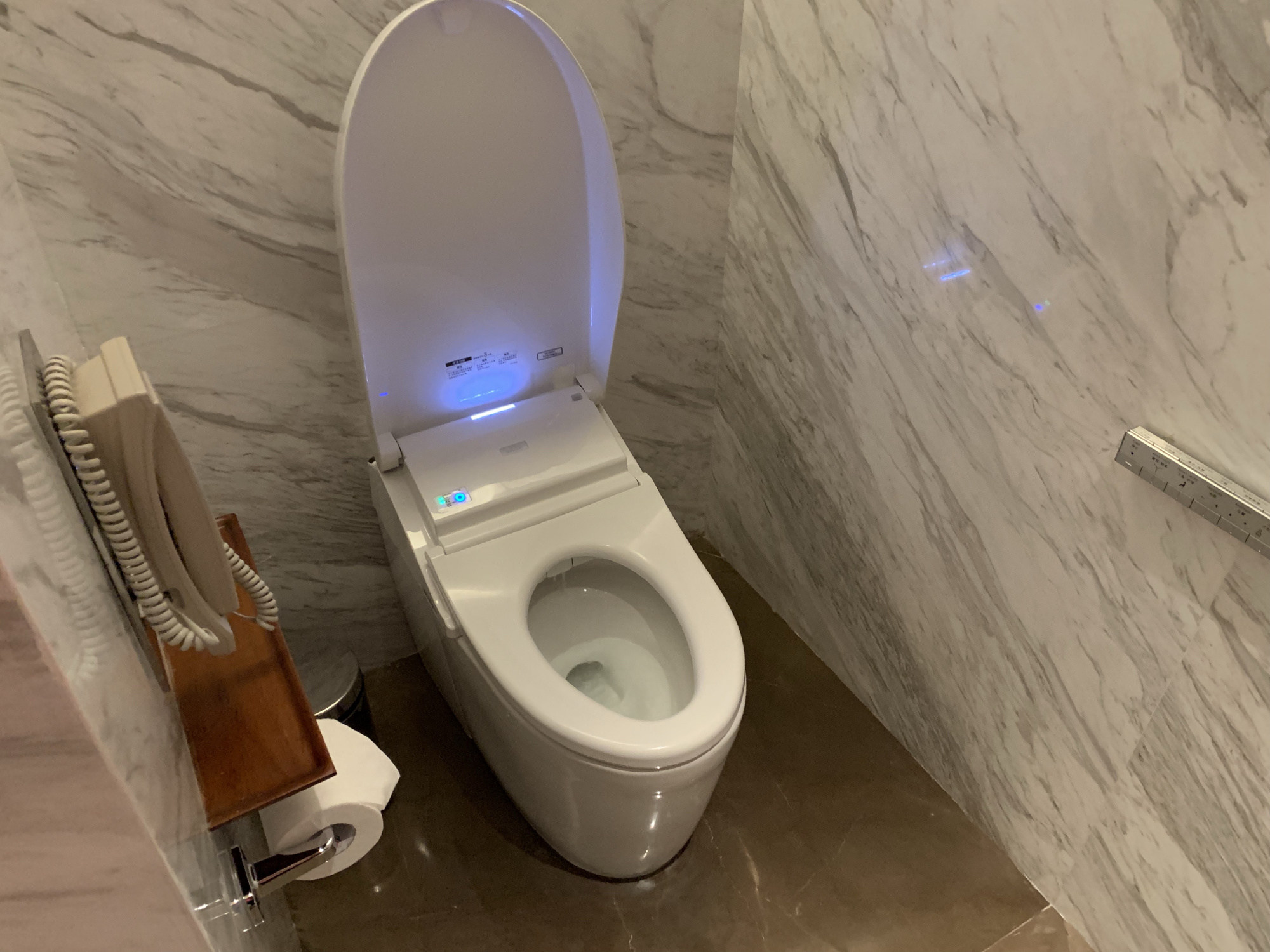 智能马桶怎么选记住这几点就够了,智能马桶好用吗有什么优缺点