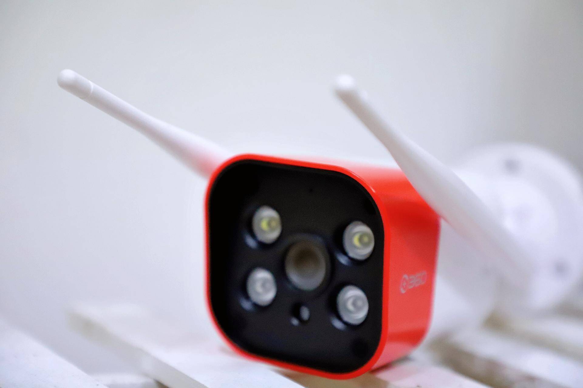 360智能摄像机红色警戒标准版,360红色警戒防水摄像头拆解