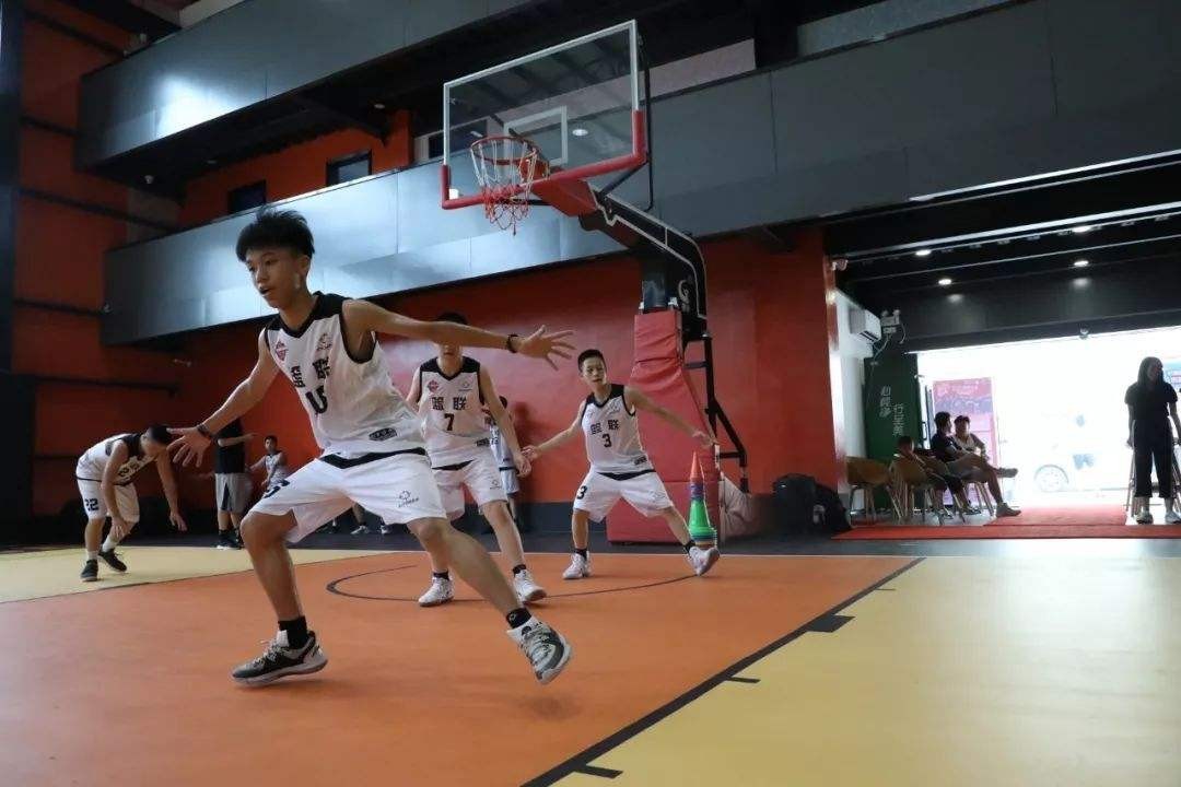 怎么训练才能成为篮球高手,如何训练好一名篮球队员