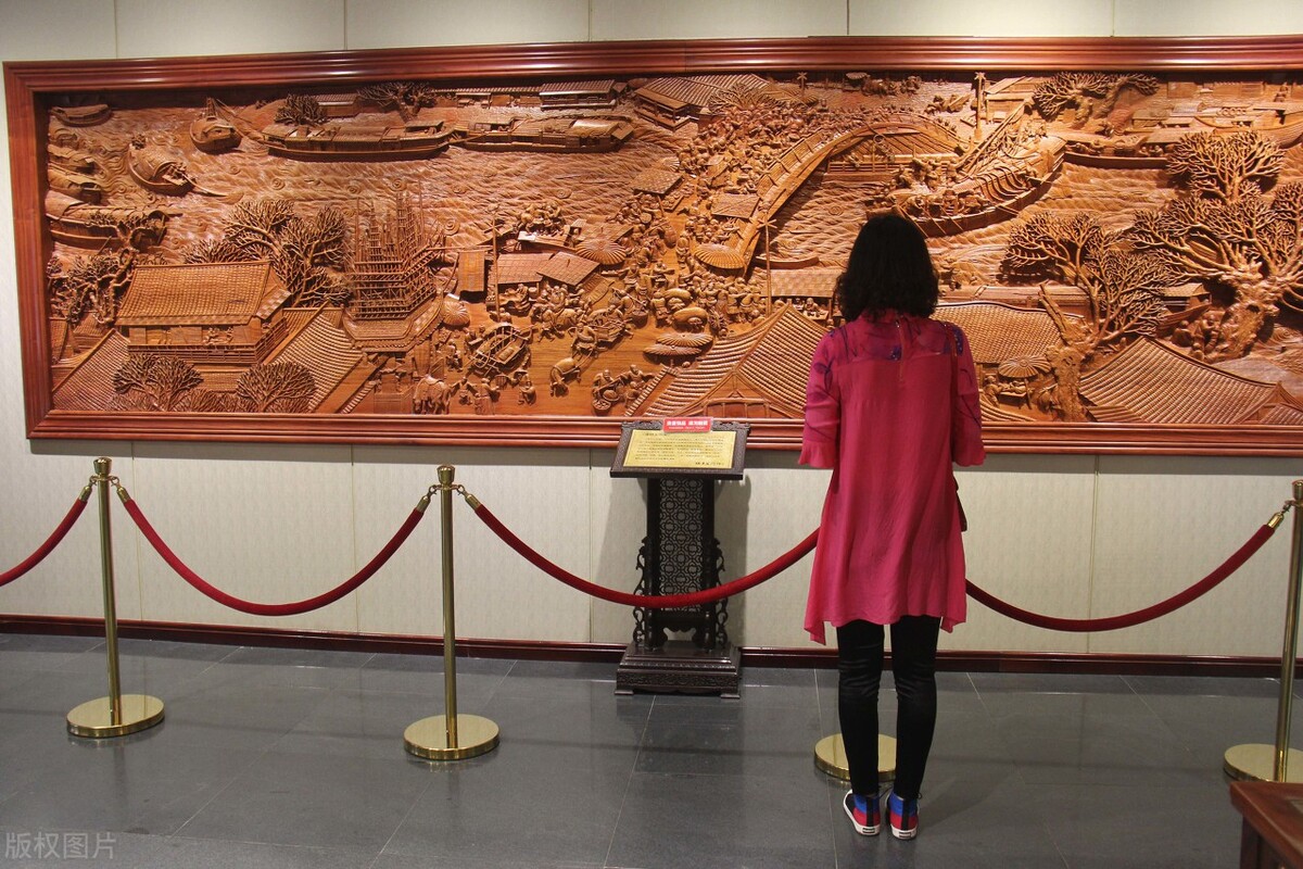 故事:“娶”了唐僧的女首富,靠紫檀赚百亿身家,在北京拥有半条街