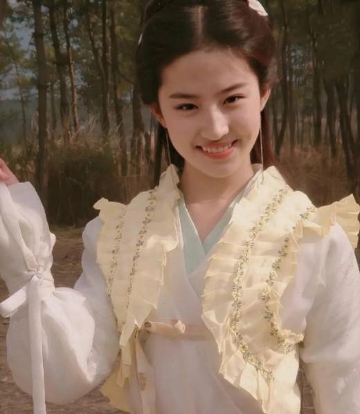 刘亦菲的写真旧照流出,刘亦菲白里透红豆瓣