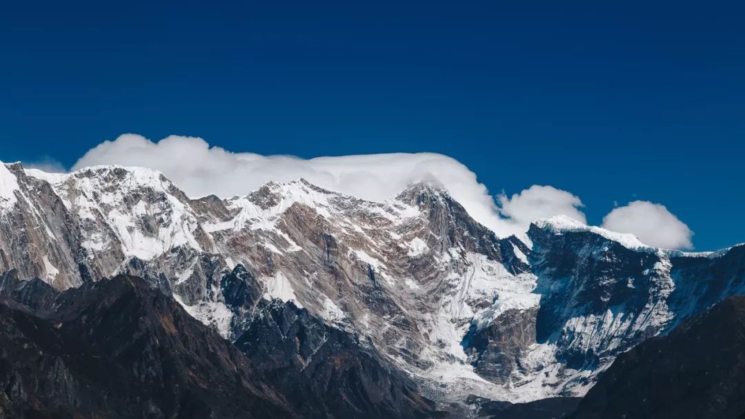 魔幻城市旅游景观,魔幻山城旅游感受