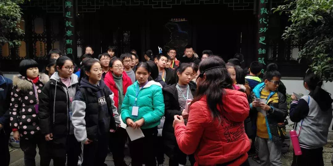 在地铁里包下一辆车，是种怎样的体验？