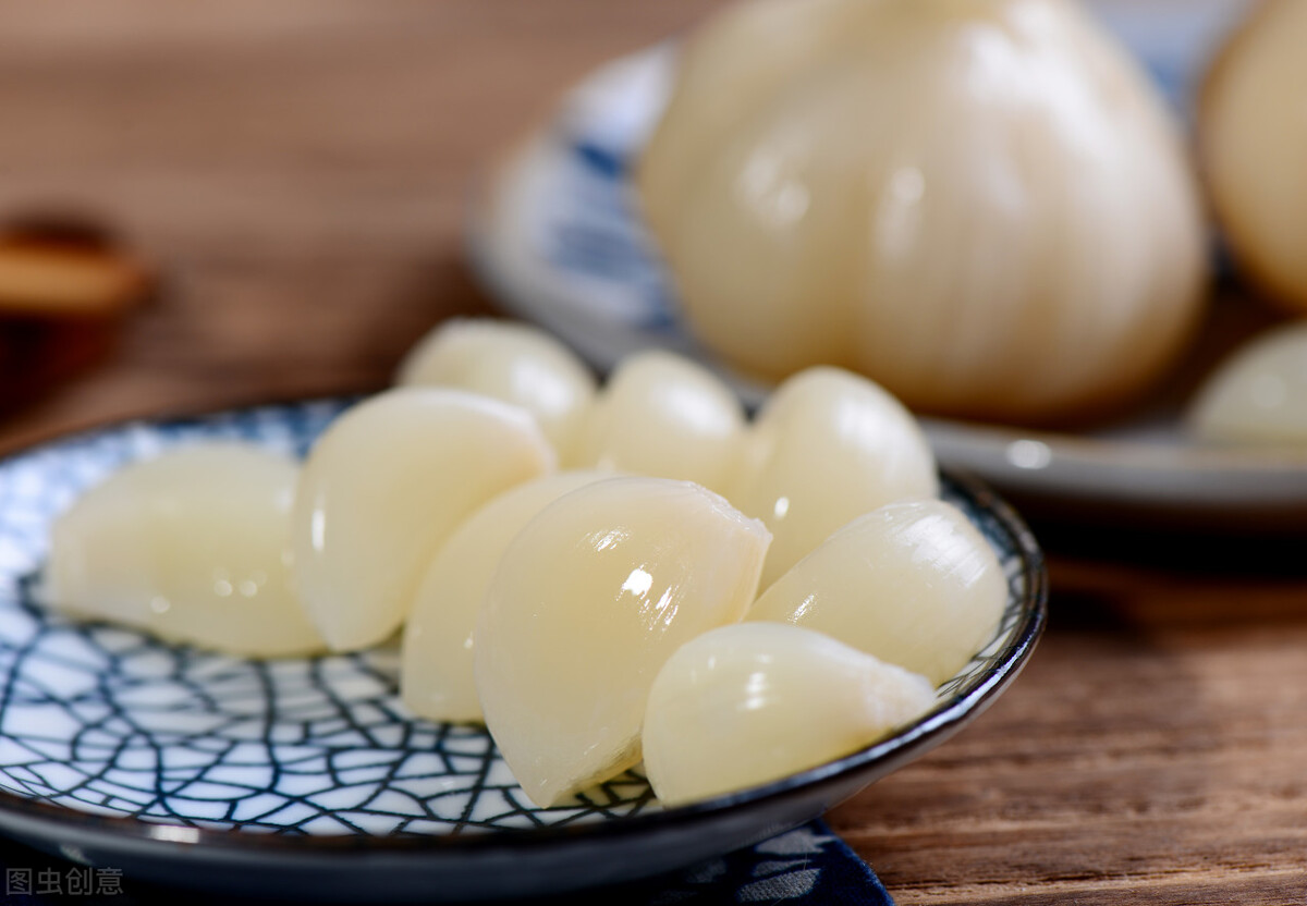 五斤雪碧大蒜腌糖蒜比例方法,腌糖蒜加雪碧和不加雪碧哪个好吃