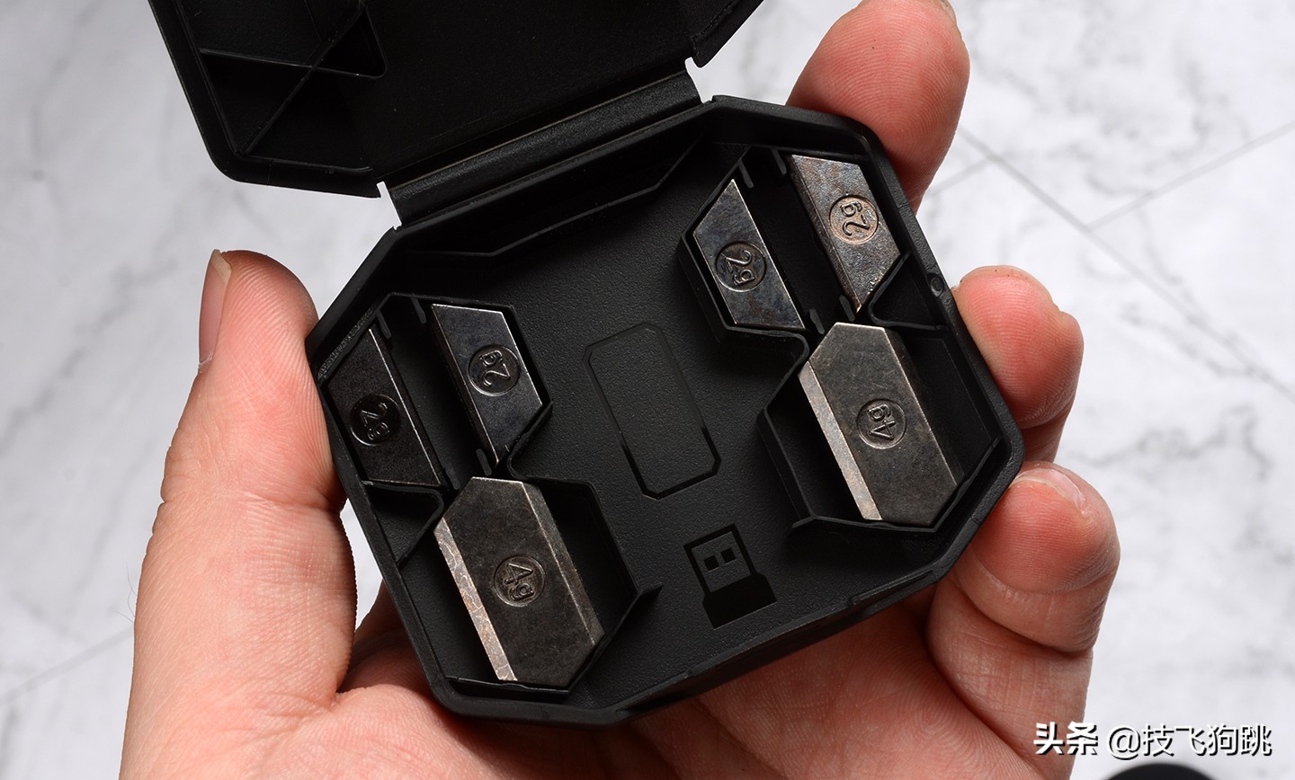 永劫无间罗技鼠标g502hero一键振刀,鼠标推荐罗技g502测评