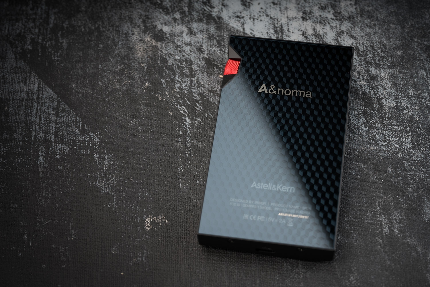 “毒杀”颜控用户——AnormaSR15“鹤顶红”版图赏简评