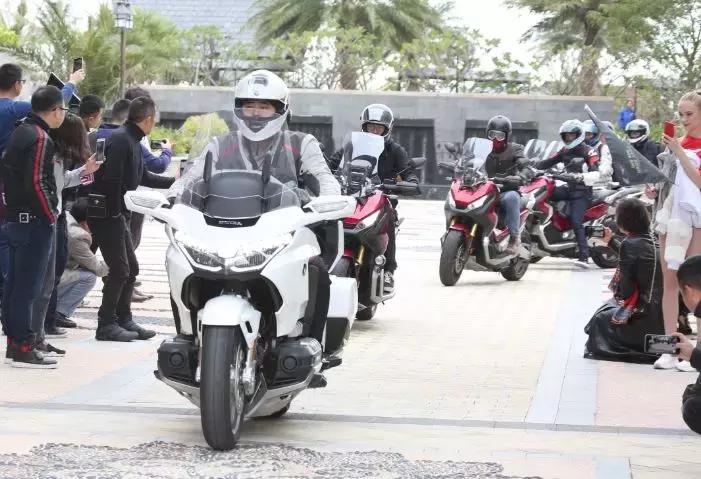 延续四十余载霸主,骑售价45.8万的本田金翼是怎样一个体验!