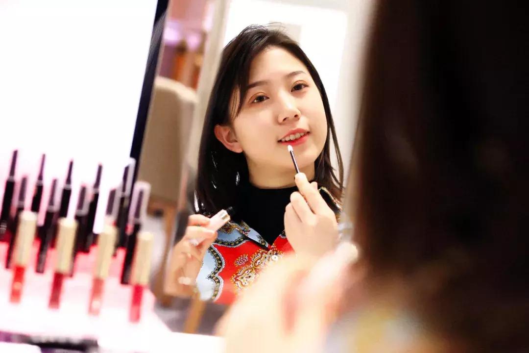 提升妆容精致度的化妆品,可以提升妆容质感的化妆品