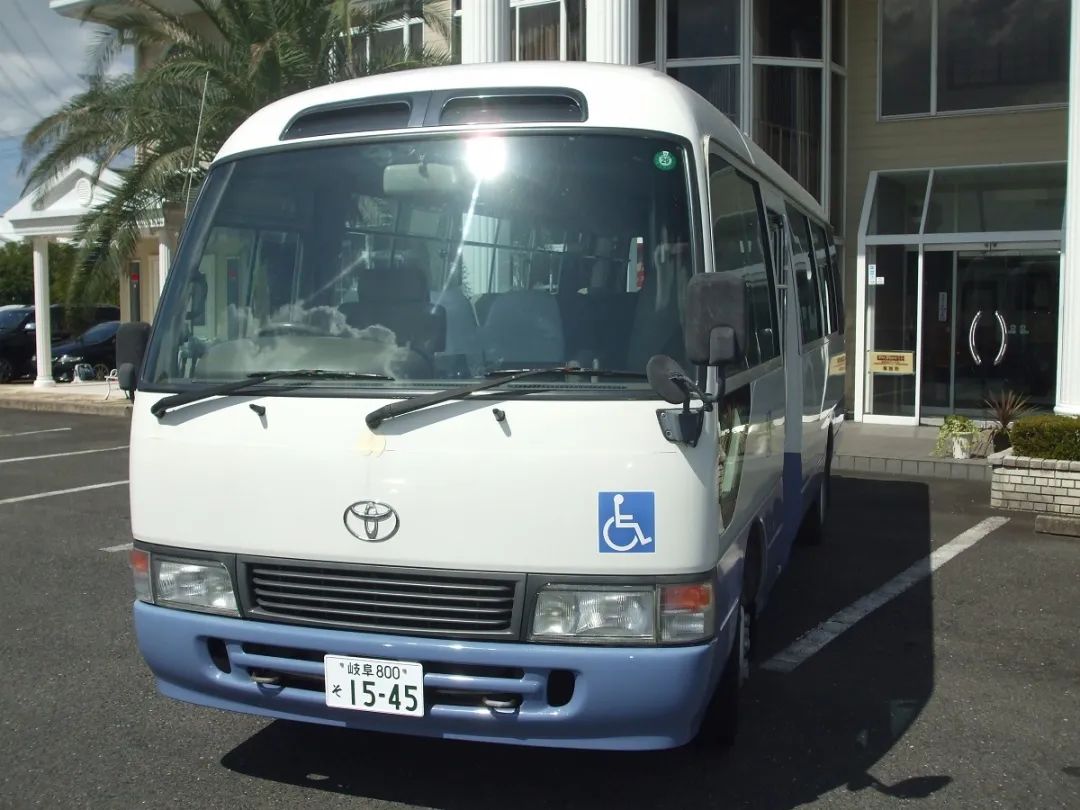 丰田最强的面包车考斯特,丰田考斯特23座中巴车驾驶体验