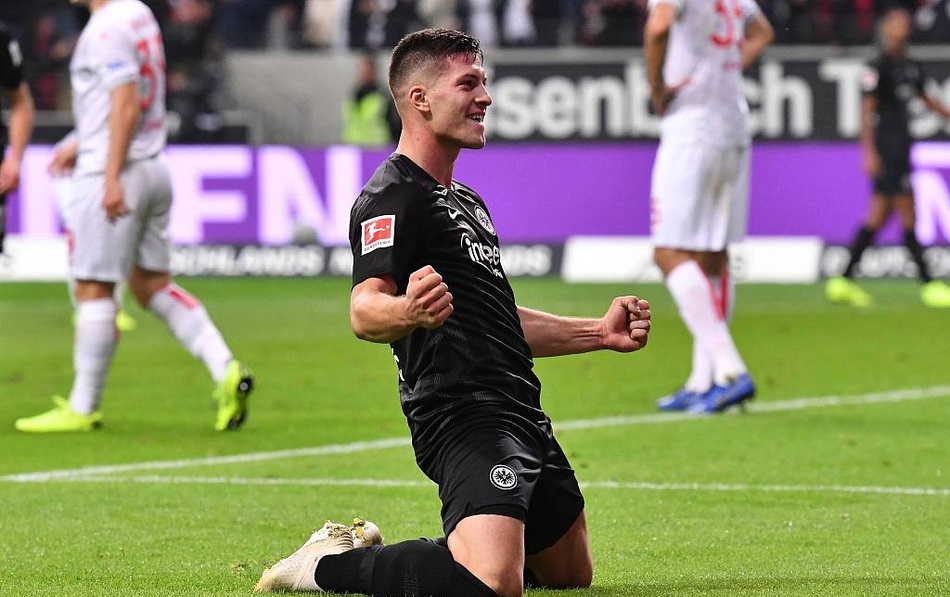 当今足坛十大顶级巨星身价,当今足坛十大巨星身价排行