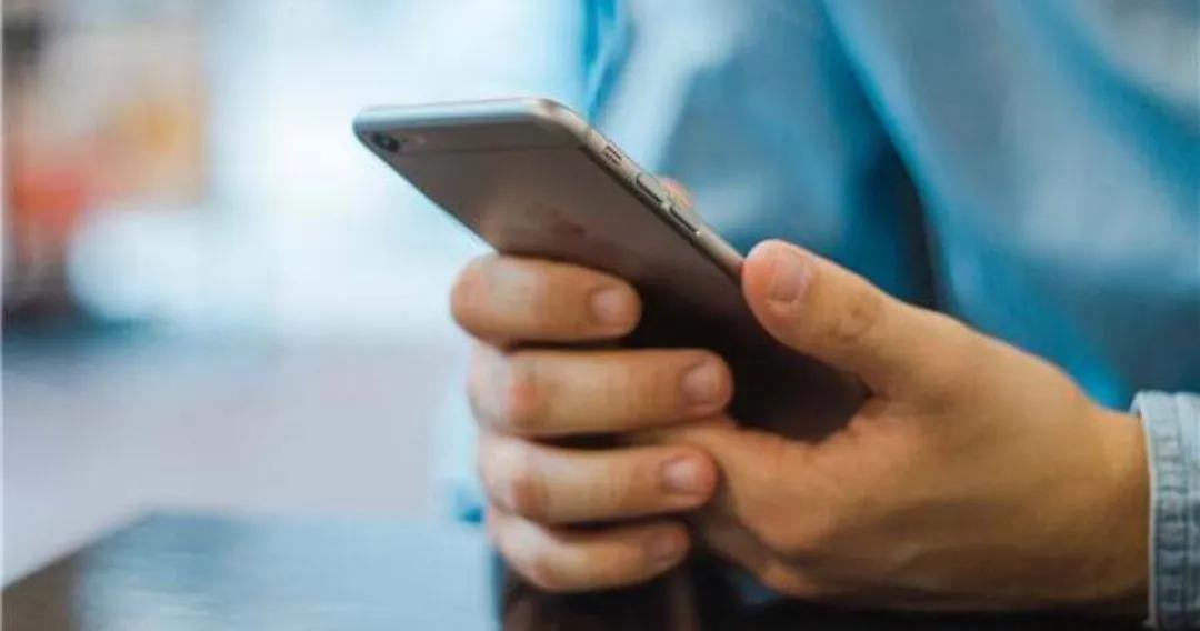 iphone微信聊天记录怎么恢复,微信短信聊天记录删了还能恢复吗