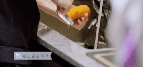 都暻秀金钟仁厨艺比拼,exo的都暻秀经历了什么性情大变